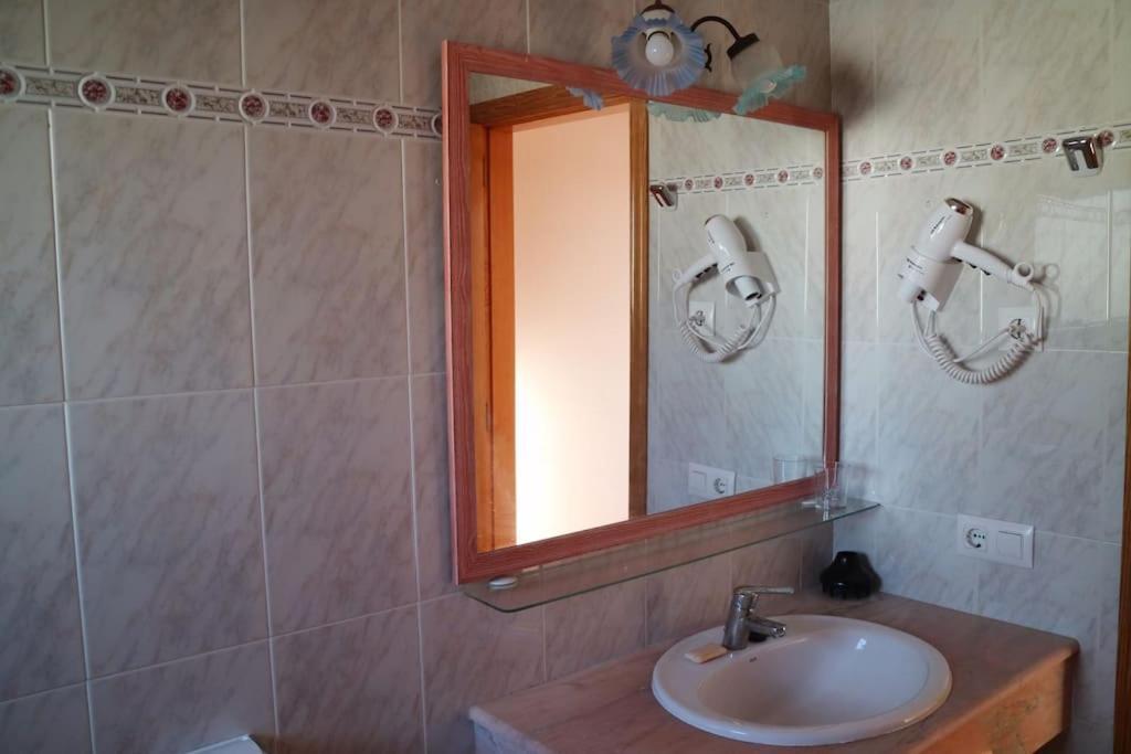 Spectacular Villa With Swimmingpool In Cala Blanca Cala Blanca  Exterior foto